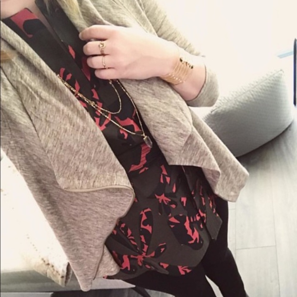 ModCloth (Sweet Rain) Oatmeal Jacket. Size Large.